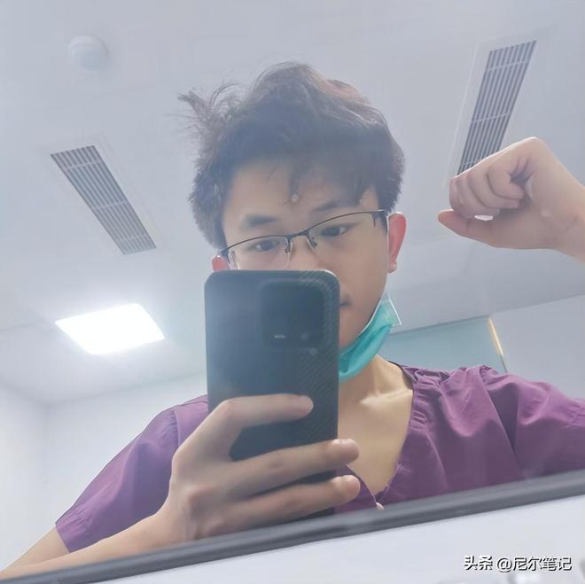 楼身亡湘雅二医院罗帅宇去世已一周年瓦力棋牌游戏实名举报副院长后离奇坠(图1)