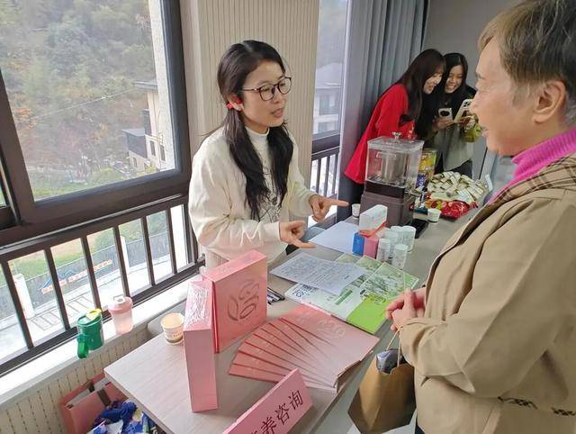 阳一社区有了“健康小屋”瓦力棋牌游戏正式启用！富(图4)